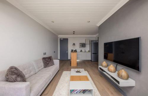 Camps Bay Apartment | Seasonsfind - The Bay