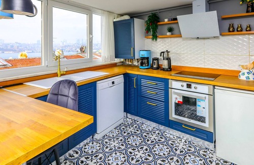 Uskudar Apartment | Seaview Balcony Flat 5 min to Uskudar