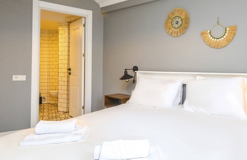 Uskudar Apartment | Seaview Balcony Flat 5 min to Uskudar