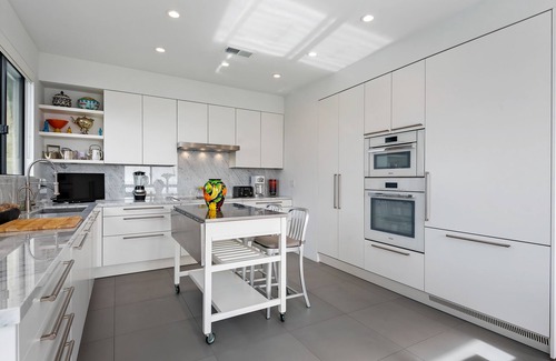 Montecito Condo | Seaview Contemporary