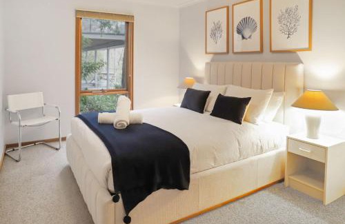 Lorne House | Seaview Cottage