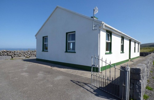 Murroogh House | SEAVIEW COTTAGE, pet friendly, with open fire in Fanore, County Clare