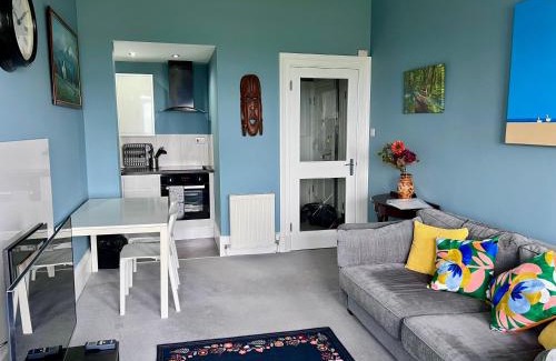 Largs Apartment | Seaview one bedroom apartment in centre of Largs