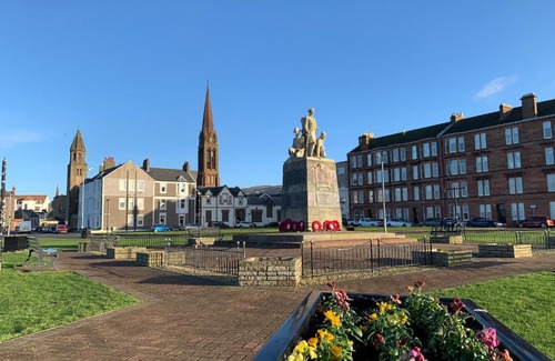 Largs Apartment | Seaview one bedroom apartment in centre of Largs