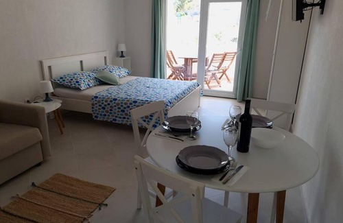 Gdinj Apartment | Seaview studio apartment for perfect vacation!