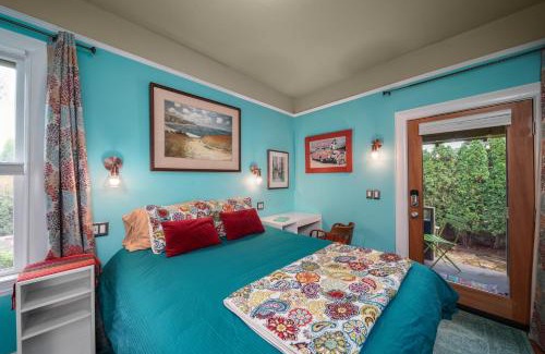 Humboldt House | Secluded 2 Bdm Patio Villa Right By All The Action