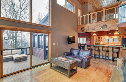 Gloversville Cabin | Secluded Adirondack Cabin ~ 5 Mi to Sacandaga Lake