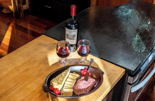 Michigan Hill Cabin | Secluded Aspen Treehouse with Incredible Views