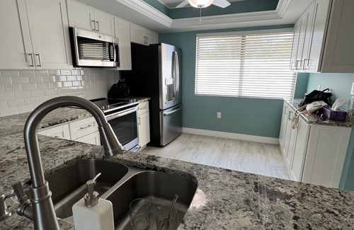 Pinellas Point Condo | Secluded between Bay and Gulf Seapointe Terrace