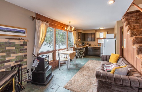 Ridgway House | Secluded Cabin - 4 miles from Downtown Ouray STR2024-073