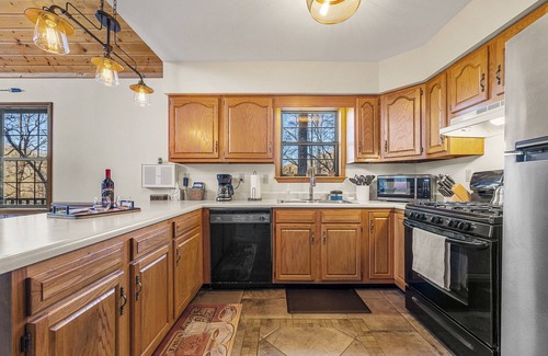 Robbinsville Cabin | Secluded Cabin: Mountains, Hot Tub, Wi-fi, Firepit