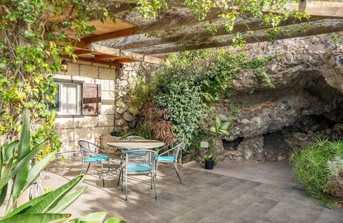 Candelaria Cottage | Secluded Casita in Sunny Southeast with Private Pool, Terrace and Barb