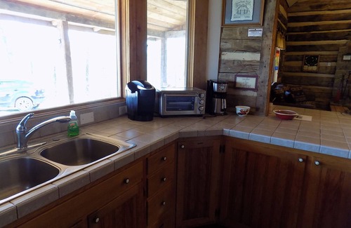 Mount Judea Cabin | Secluded Cave Creek Cabin where you can Restore Your Soul, sleeps 17