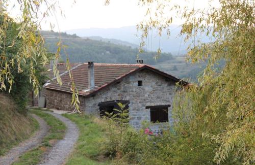 Desaignes House | Secluded & Charming Gîte Surrounded by Nature