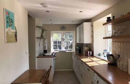 Westleigh Cottage | Secluded Cottage with extensive private garden