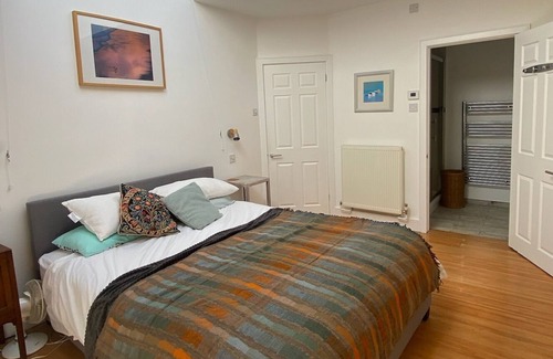 Emsworth Cottage | Secluded Cottage With Estuary Views East and West