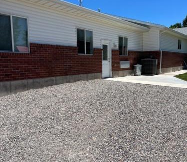 Monroe Hotel | Secluded Country Elk561