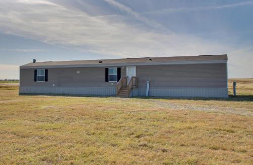Canadian County House | Secluded El Reno Retreat with Private Fishing Lake!