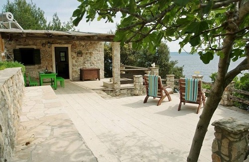 Selca House | Secluded fisherman's cottage Cove Vela Studena, Brač (K-20904)