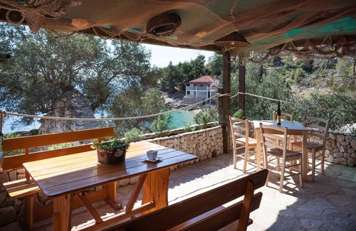 Gdinj House | Secluded fisherman's cottage Cove Tvrdni Dolac, Hvar (K-13018)