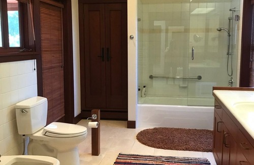 Tiburon House | Secluded, gated, single level home on 5 acres with direct open space access