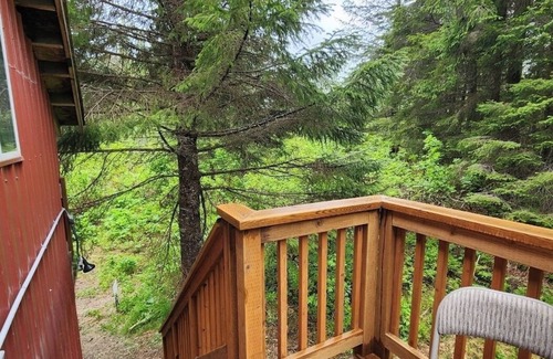 Bear Creek Apartment | Secluded group of cottages close to town