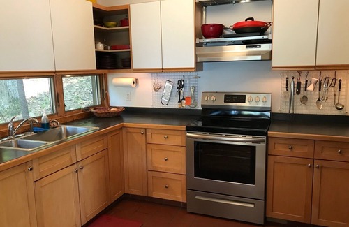 Skaneateles House | Secluded house on Skaneateles Lake with long lakefront