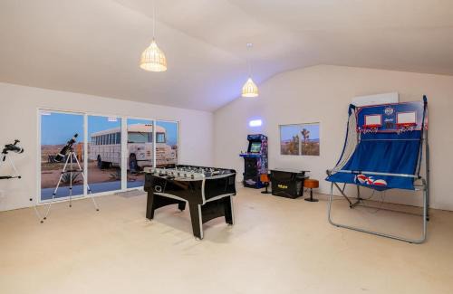Yucca Valley House | Secluded-jt-spa-pool-firepit-sauna-game Room!