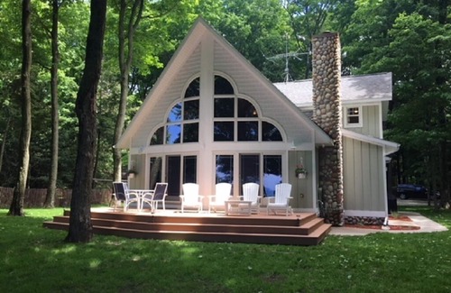 Manistee Cottage | Secluded Lake Michigan Frontage