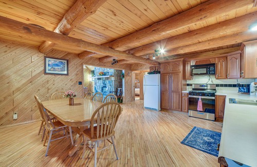 Finlayson Cabin | Secluded Log Cabin < 1 Mi to Munger State Trail!