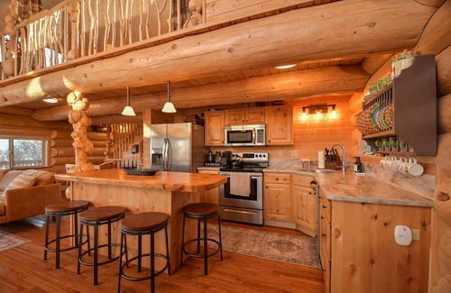 Nikolaevsk House | Secluded Log Home Close to Town Right on Ocean