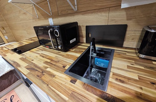 Lexington Cabin | Secluded Luxury Tiny Cabin n