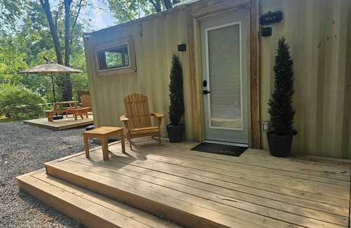 Lexington Cabin | Secluded Luxury Tiny Cabin n