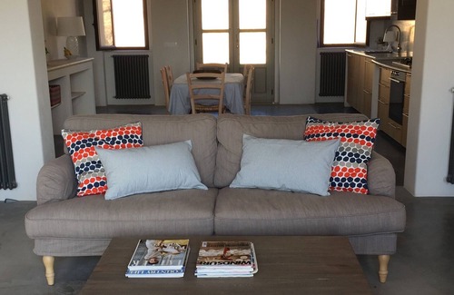 Noto Villa | Secluded luxury villa near Noto, southern Sicily, sleeping 9/10 in 4 bedrooms.