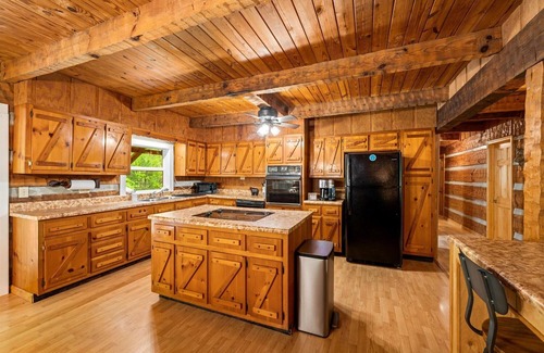 Hartford House | Secluded Mountain Top Retreat with Game Room - your private adventure awaits!