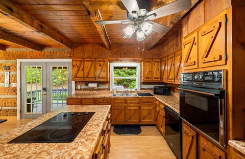Hartford House | Secluded Mountain Top Retreat with Game Room - your private adventure awaits!