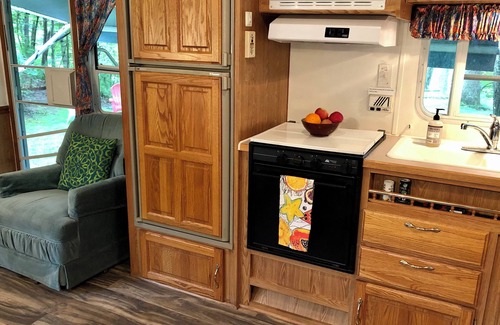 Smyrna House | Secluded RV on Private No Wake Lake With Your Own Access