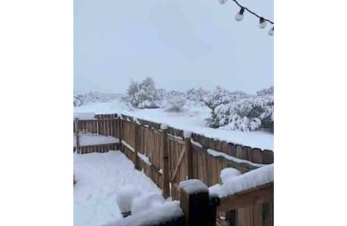 Sweetwater Cabin | Secluded tiny house on 4 acres Cedar Hill Getaway