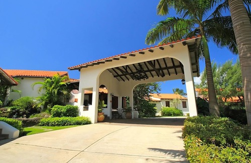 Maynards House | Secluded Tropical Hotel with Shuttle to Historical Speightstown