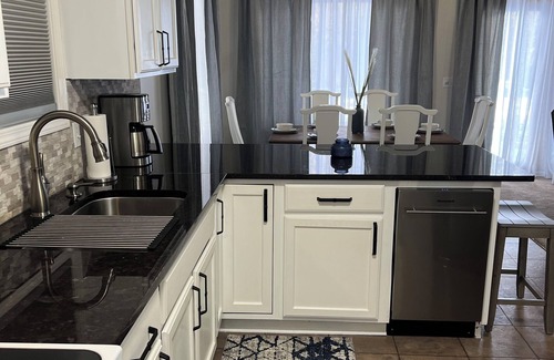 Alger House | Secord Lake Private Wooded Luxury Retreat