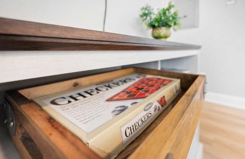 St. Augustine House | Secret Cottage 10 min to DT Dogs OK BBQ Parking