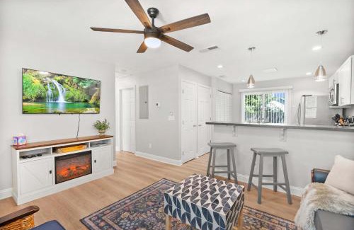 St. Augustine House | Secret Cottage 10 min to DT Dogs OK BBQ Parking