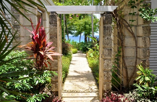 Derricks Villa | Secret Cove 1 | a delightful 2-bedroom apartment with stunning seaviews.