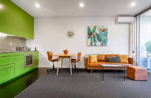 Auckland Central Business District Apartment | Secret Garden Apartment w/Heat Pump & Car Park