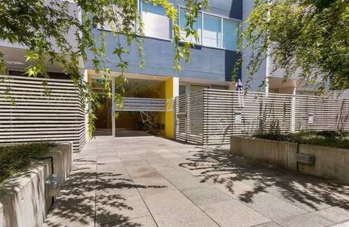 Auckland Central Business District Apartment | Secret Garden Apartment w/Heat Pump & Car Park