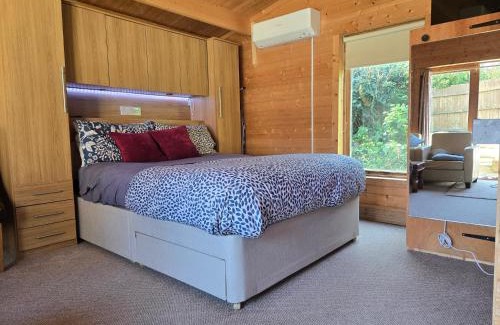 Hythe Apartment | Secret Hythe, Sea views Town location 2km Eurotunnel