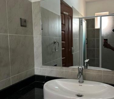 Nairobi Apartment | Secret Serenity - Modern, Stylish & Comfy 2 Bedroom Apartment With Workspace, Secure Parking, CCTV, Swimming Pool, Gym, And City Views in Nairobi