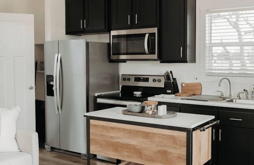 Wimberley Cabin | Secretariat Cabin - Cabin sleeps up to 4 people. Pet friendly.