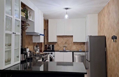 Tshwane Cottage | Secure 4-Bedroom Lakeside Cottage – Monthly Rental in Pretoria, South Africa