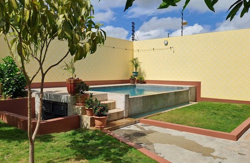 Granada House | Secure & Private 3 BDR Modern House with Pool, A/C and Great View